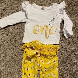 1st Birthday Outfit "Fun to Bee One"